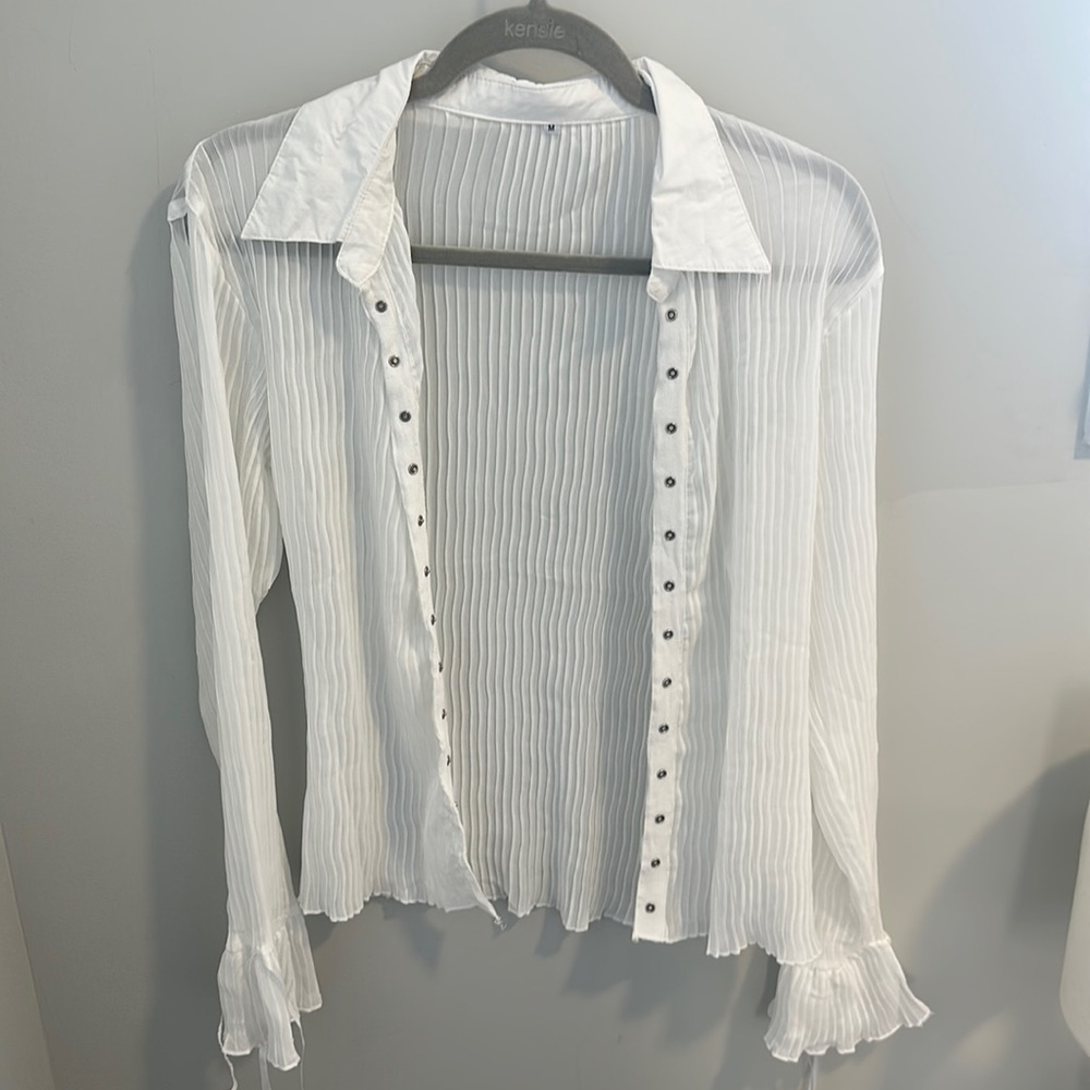 White light weight flowy top